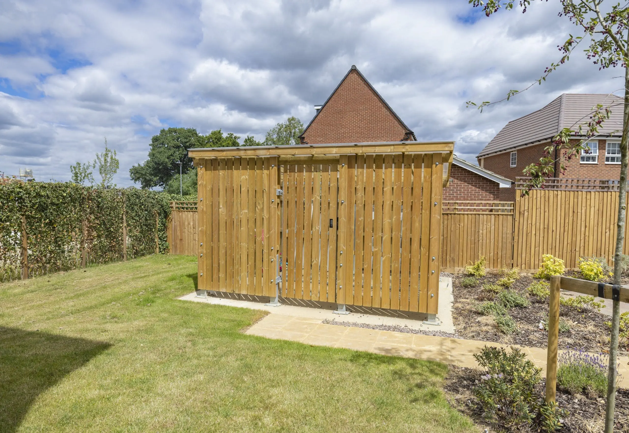 exterior-residential-wooden-bike-storage-unit