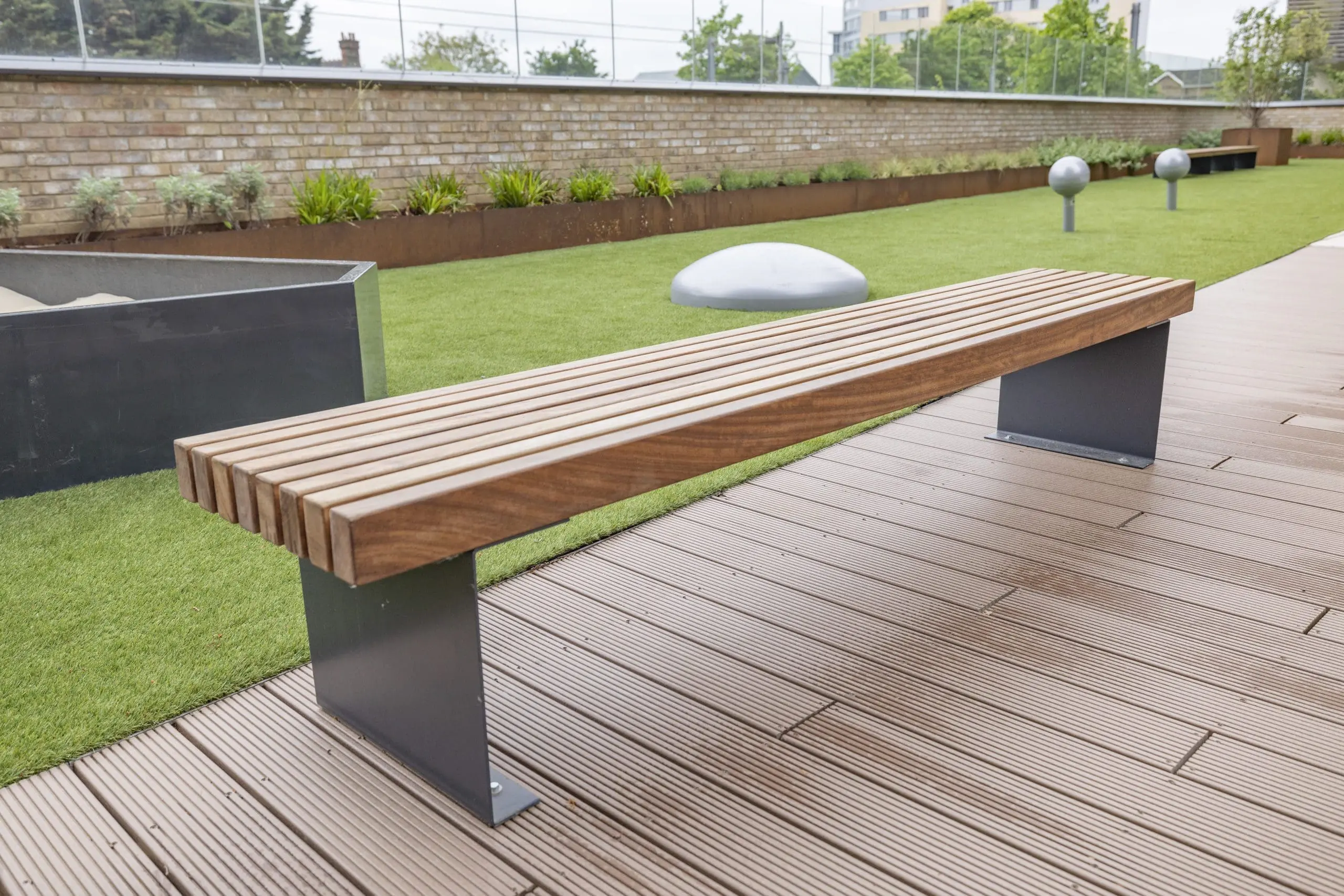 exterior-wooden-bench-dark-grey-legs