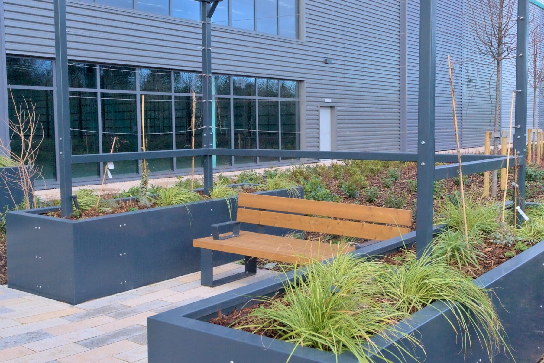 outdoor-metal-bench-planter-and-pergola