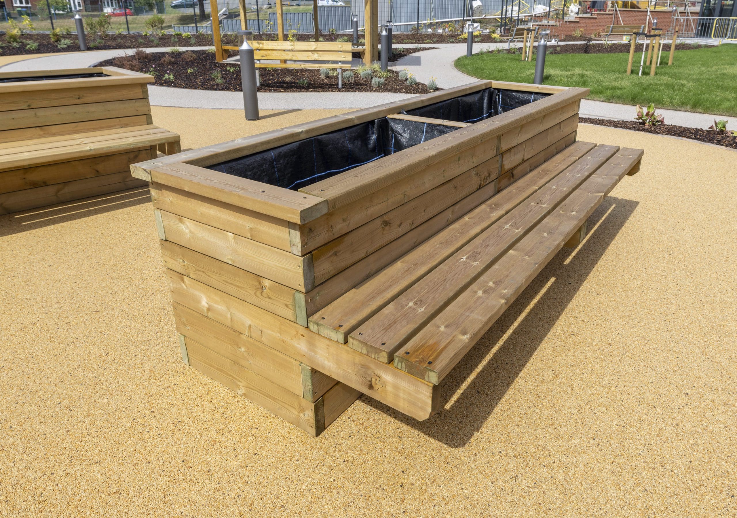 exterior-wooden-planters-with-integrated-seating