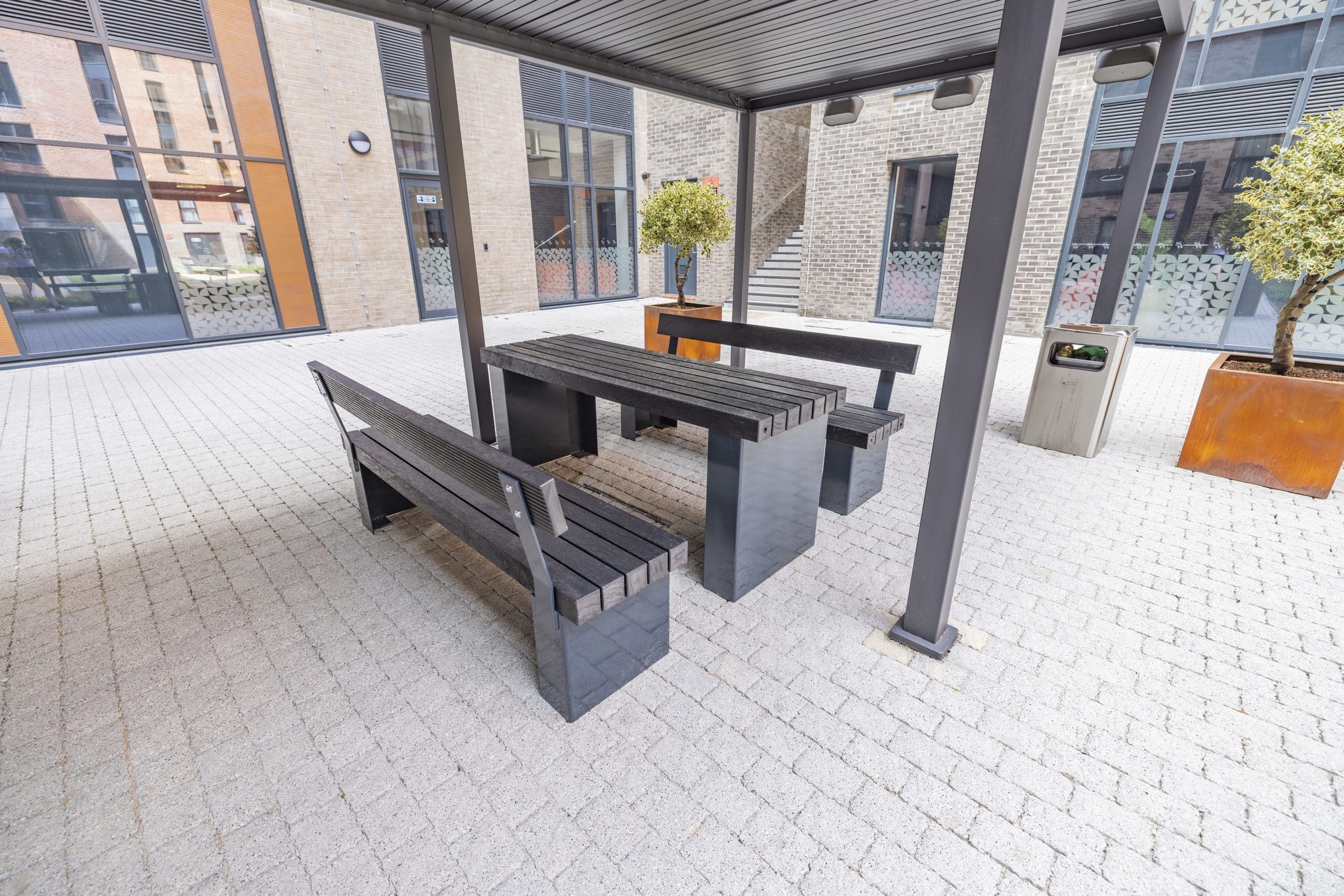exterior-black-plastic-and-metal-benches-and-table