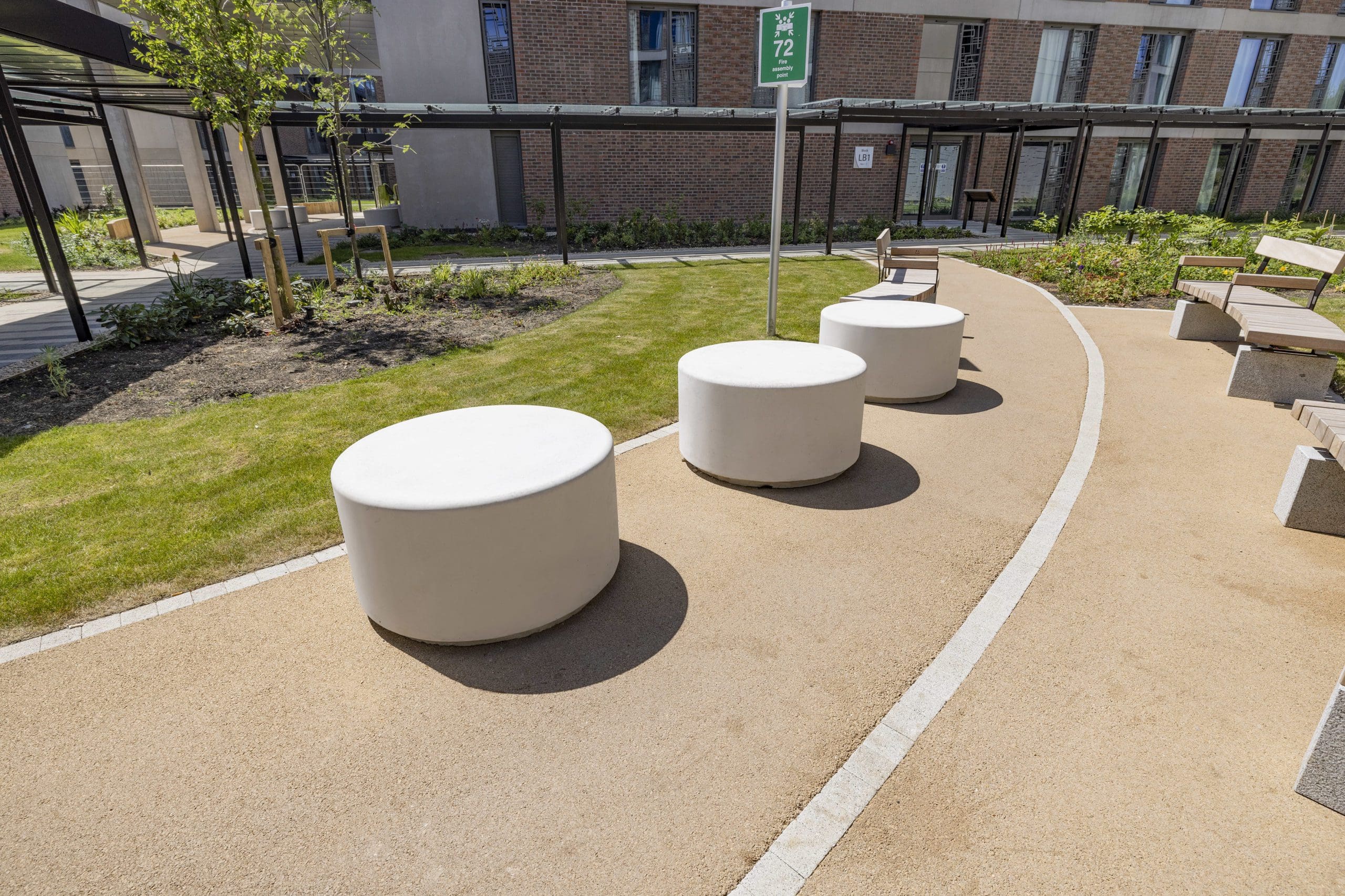 outdoor-large-concrete-circular-seating