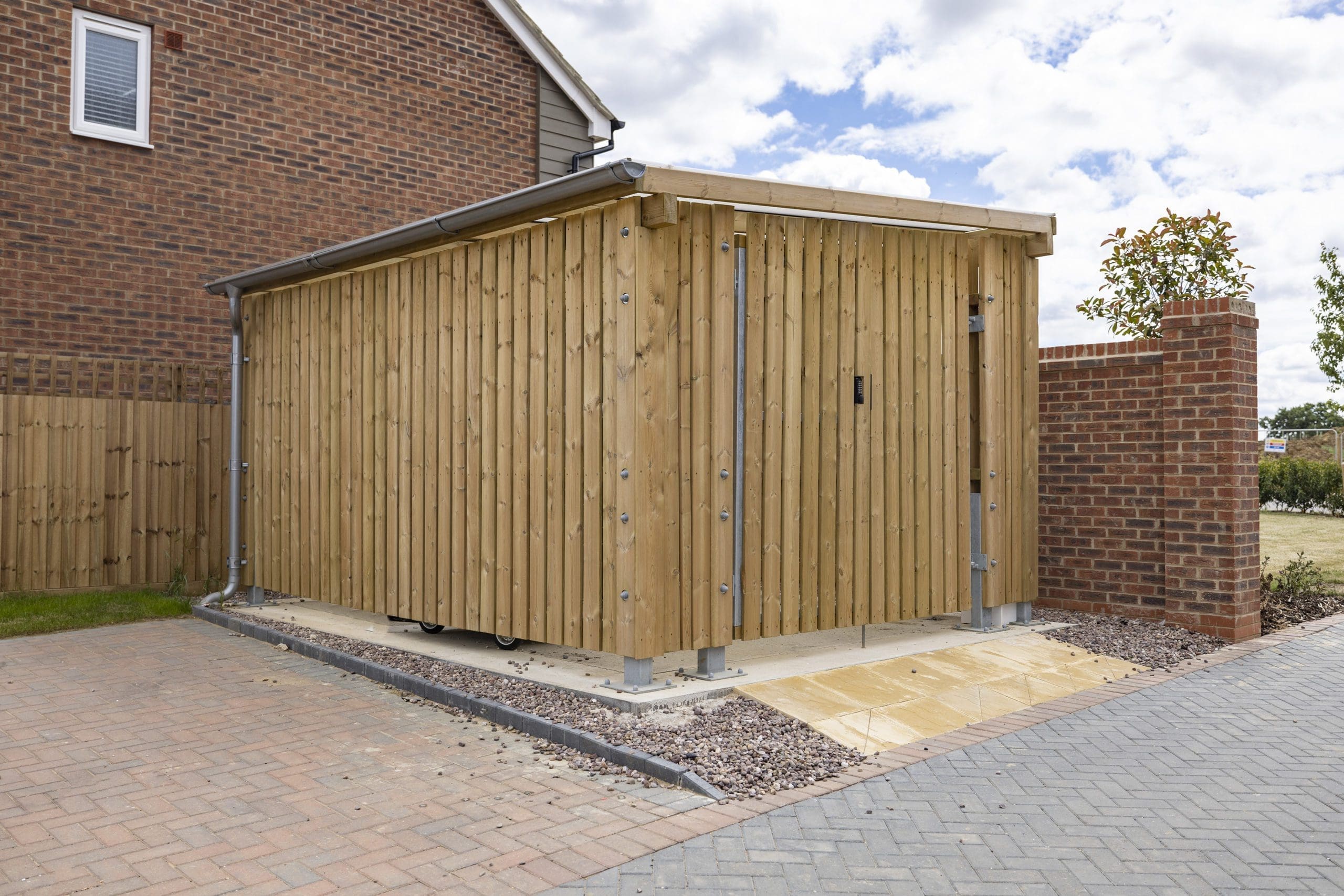 exterior-residential-wooden-bike-storage-unit