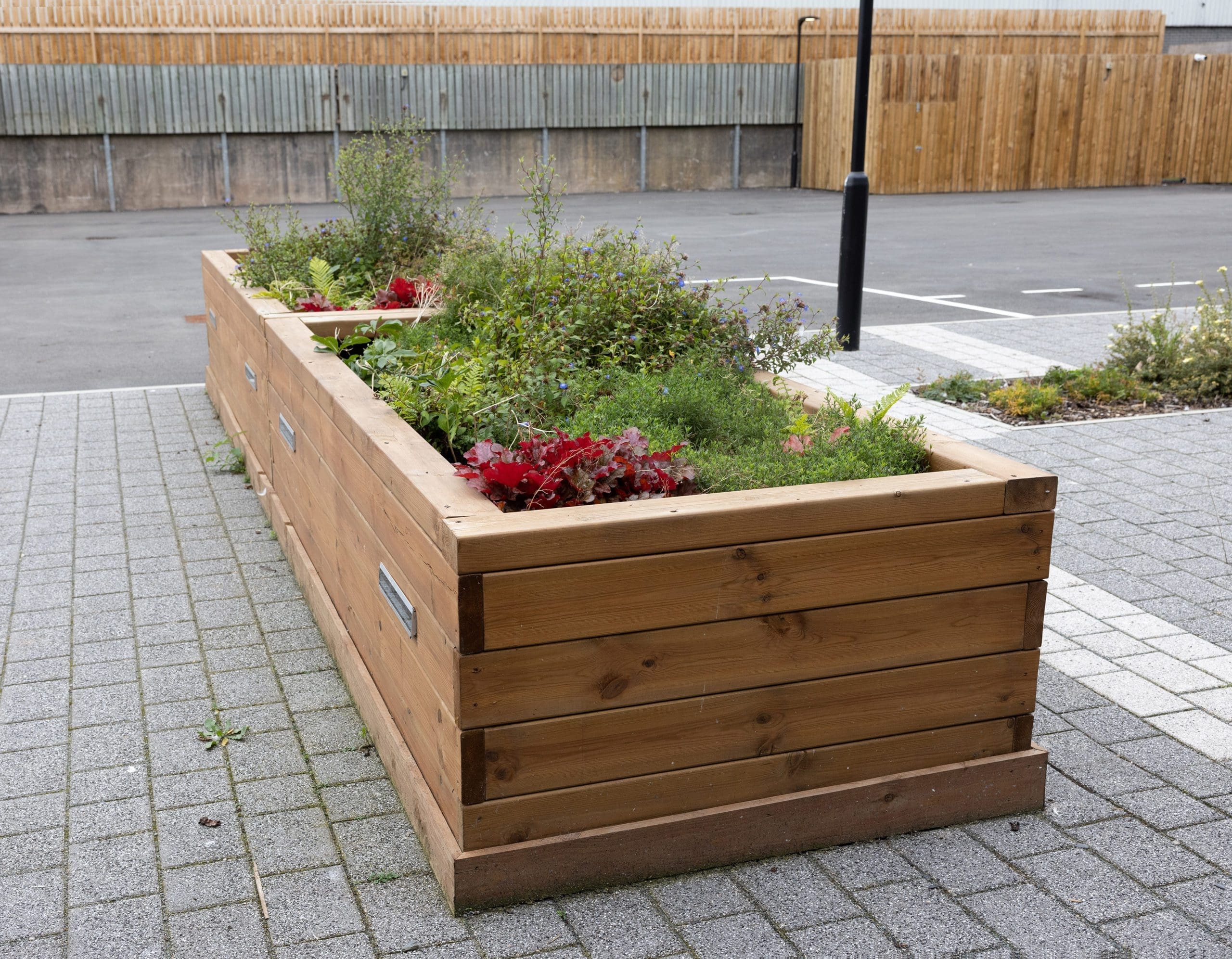 wooden-raised-planter