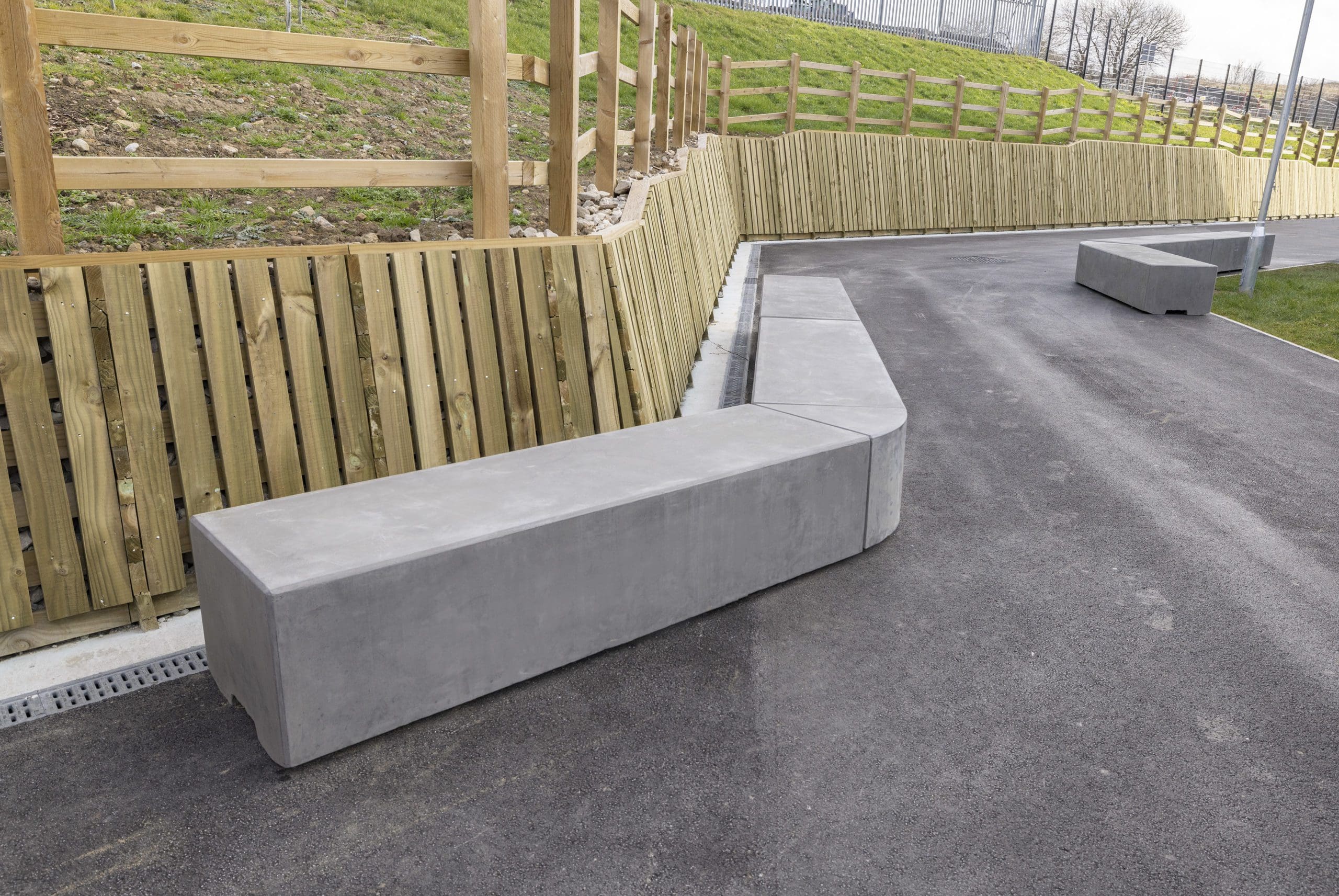 outdoor-concrete-curved-benches