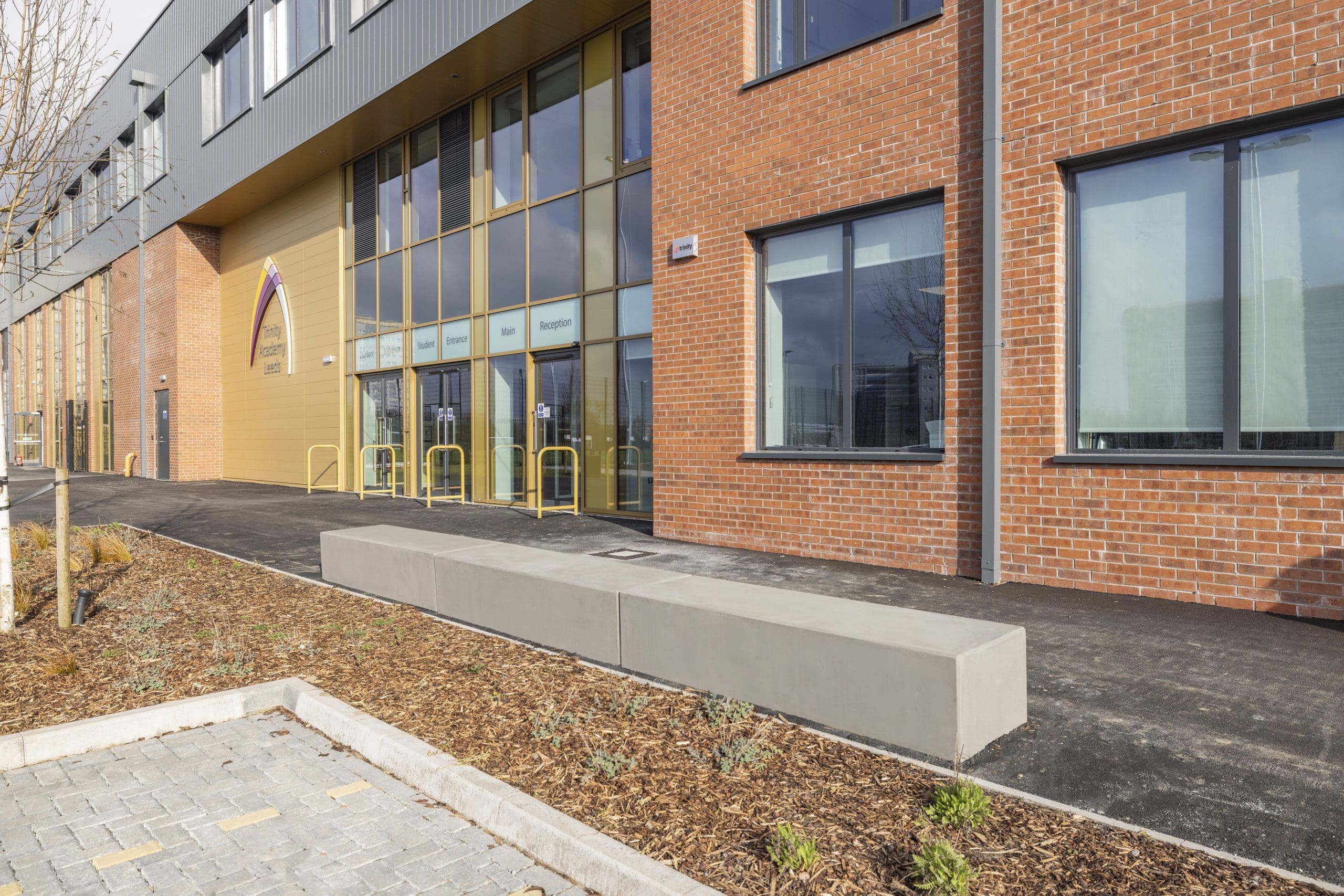 outdoor-concrete-benches