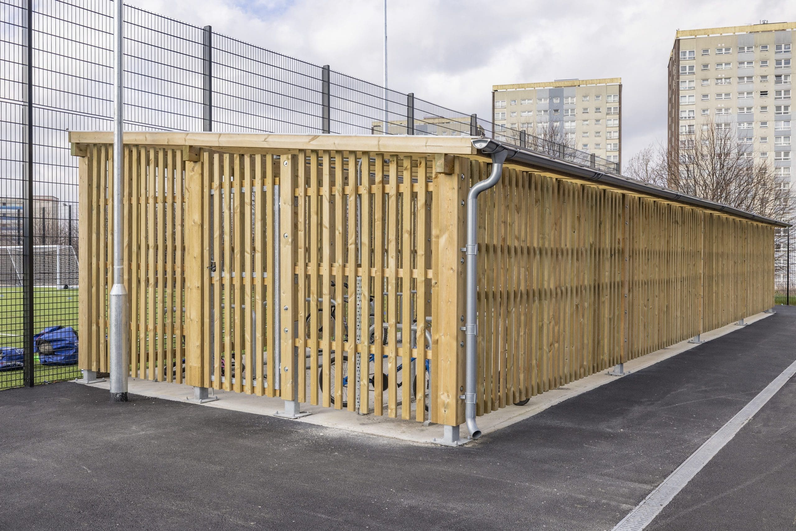 exterior-wooden-school-cycle-shelter-with-drainage