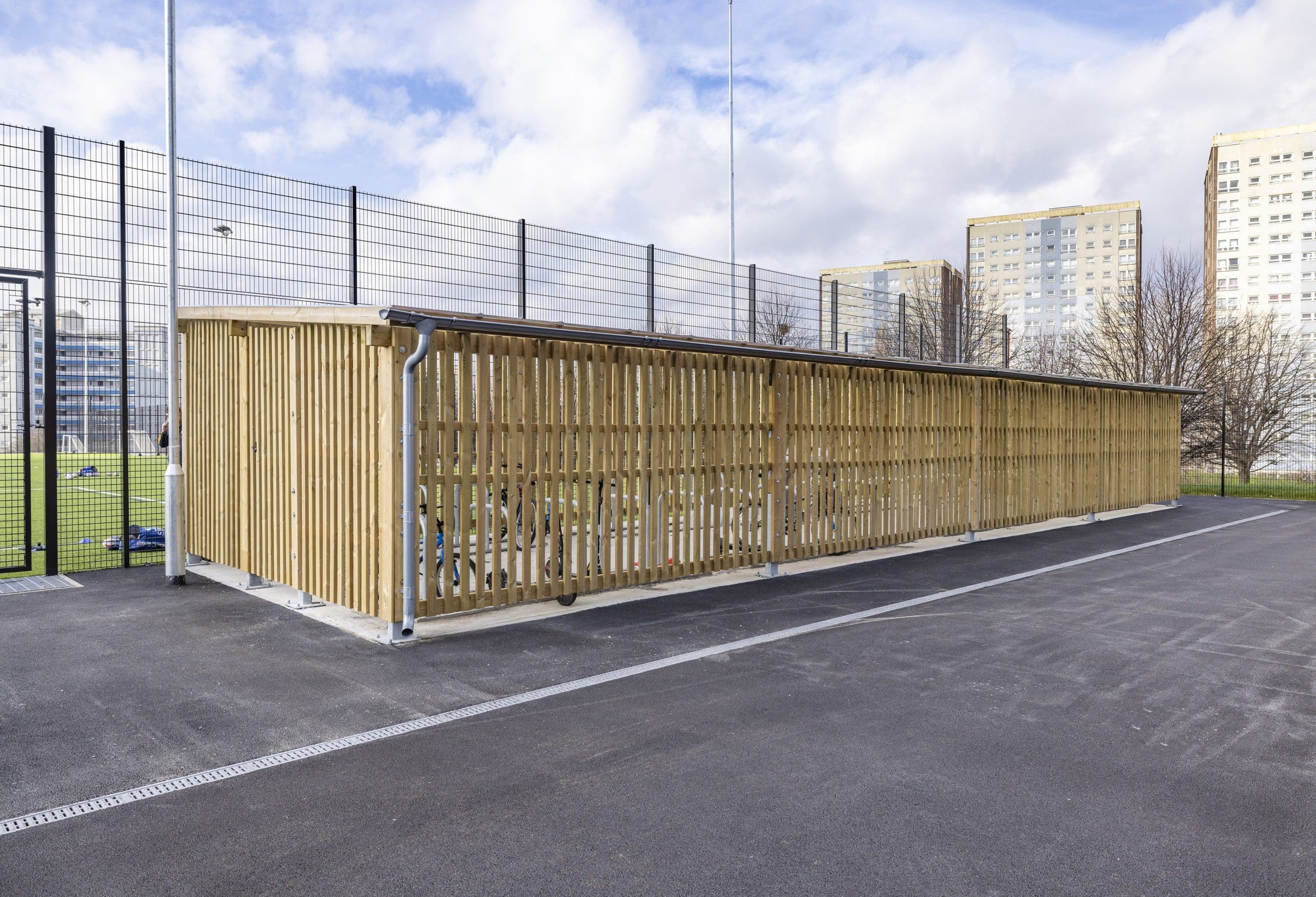 exterior-wooden-school-cycle-shelter-with-drainage