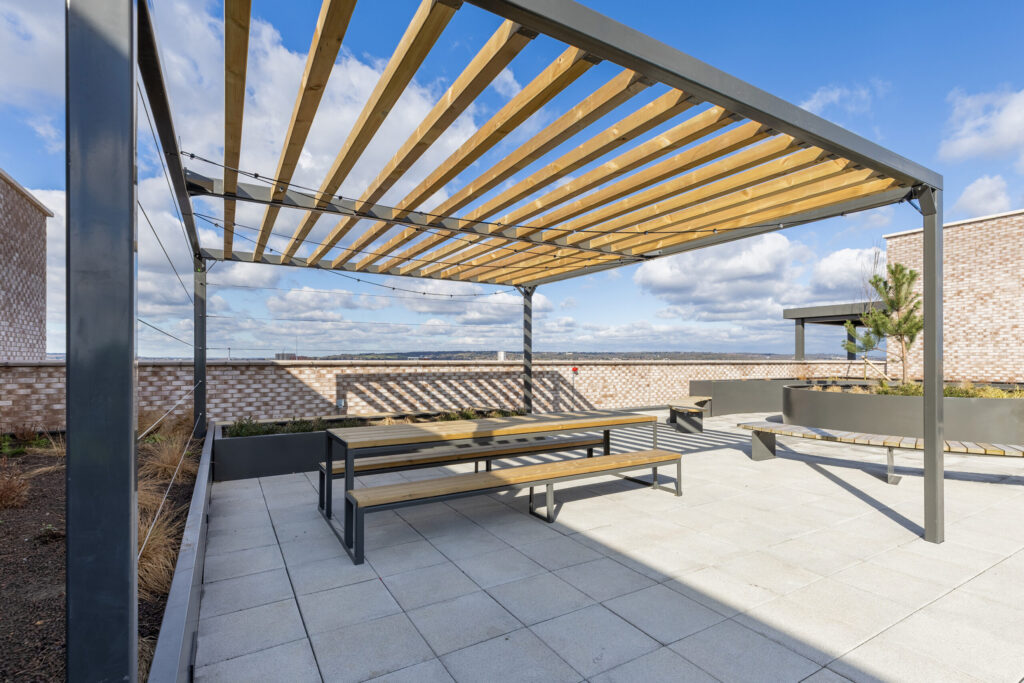 pergola and picnic table at sheepcote road