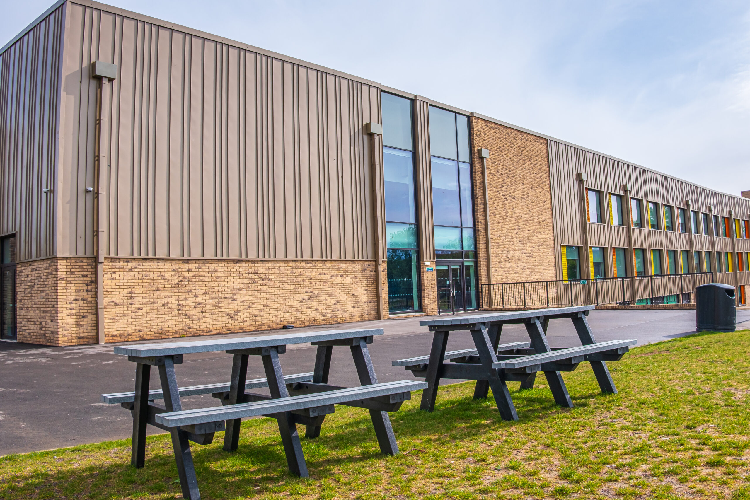 Pewsham Recycled Plastic Picnic Table